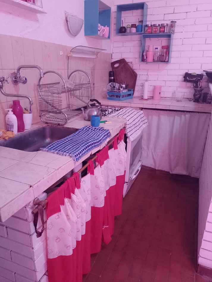 **MULTIFAMILIAR (3 UNIDADES) A REFACCIONAR, EN BARRIO CERRITO** 