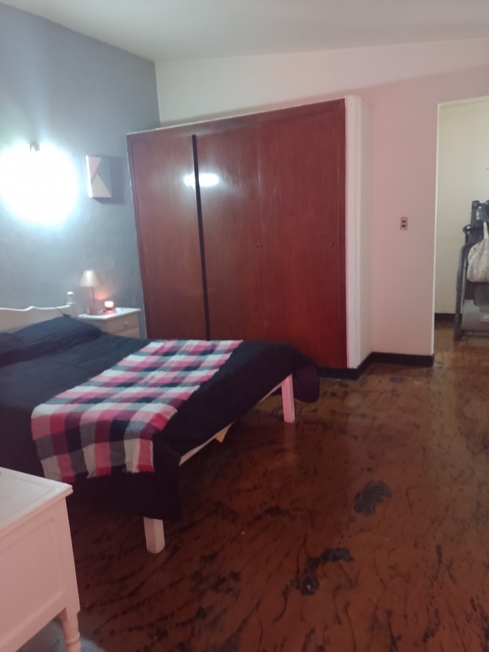 **MULTIFAMILIAR (3 UNIDADES) A REFACCIONAR, EN BARRIO CERRITO** 