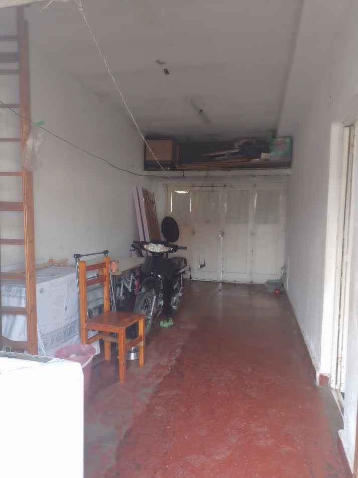 **MULTIFAMILIAR (3 UNIDADES) A REFACCIONAR, EN BARRIO CERRITO** 