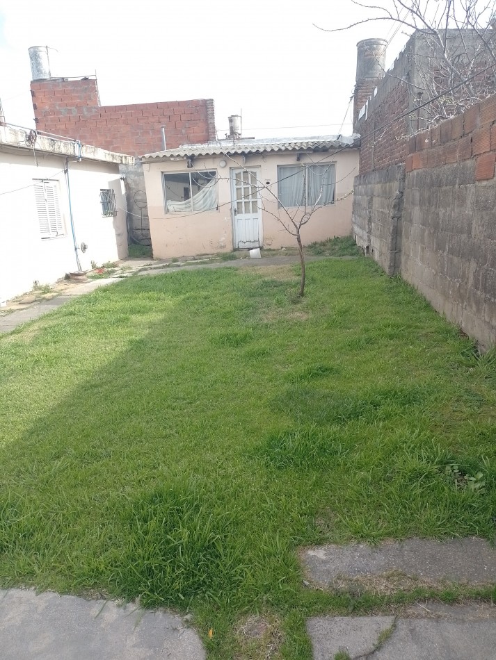 **MULTIFAMILIAR (3 UNIDADES) A REFACCIONAR, EN BARRIO CERRITO** 