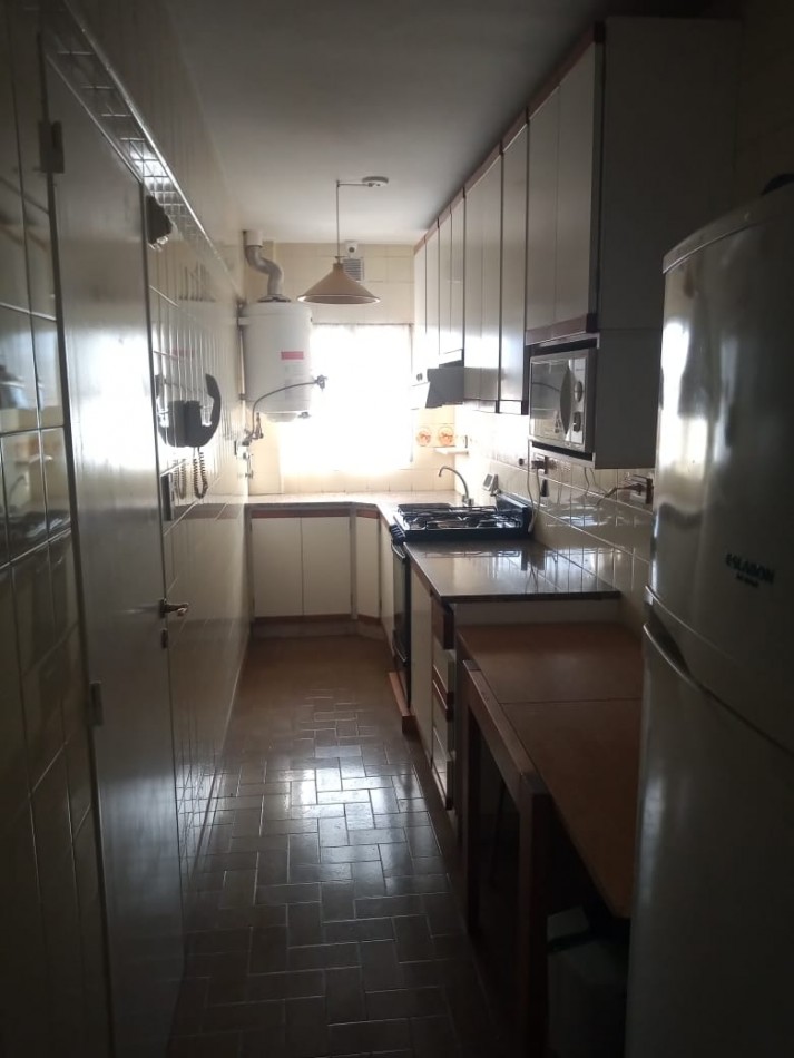 ¡BAJO VALOR! **DEPARTAMENTO 3 AMBIENTES EN ZONA PUERTO** 