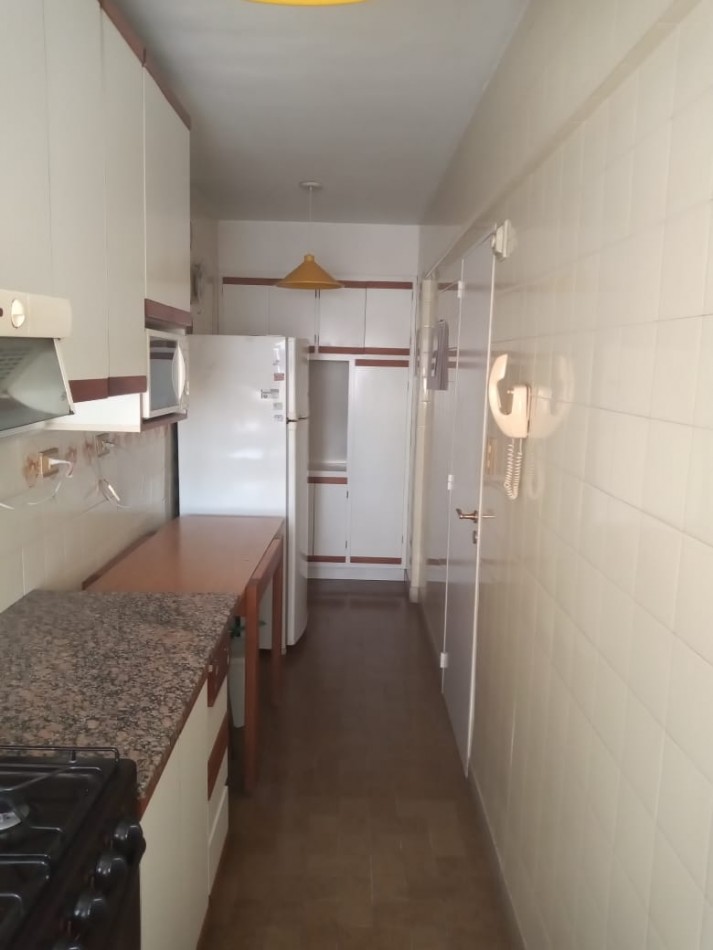 ¡BAJO VALOR! **DEPARTAMENTO 3 AMBIENTES EN ZONA PUERTO** 