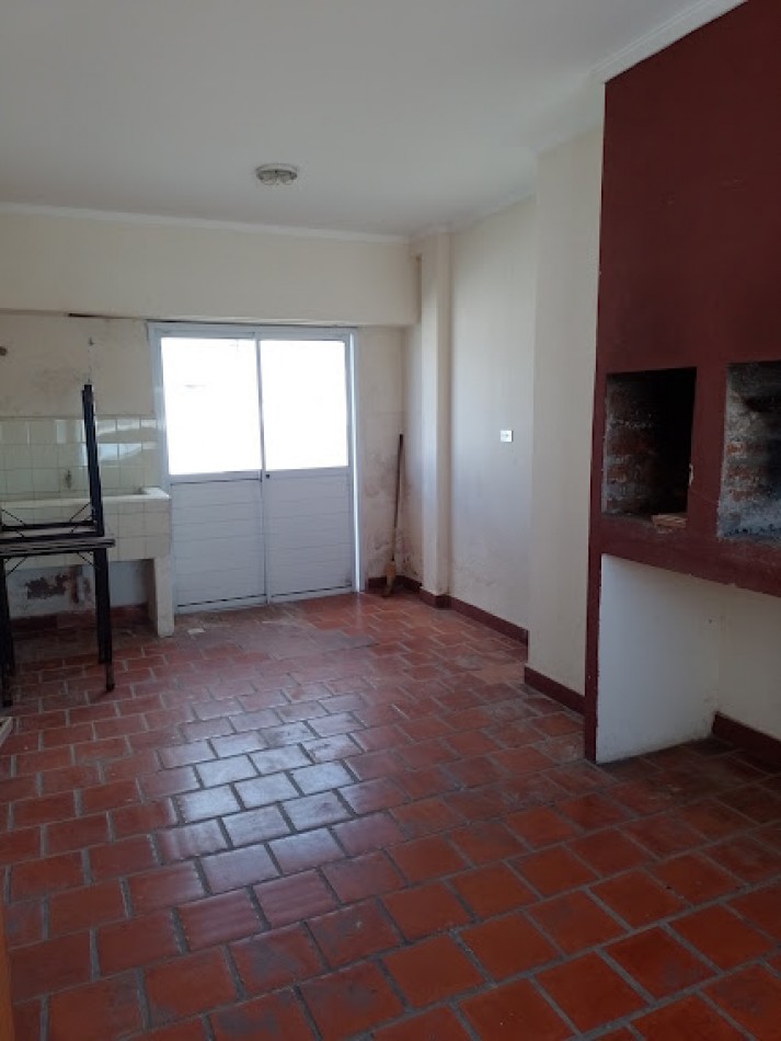 ¡BAJO VALOR! **DEPARTAMENTO 3 AMBIENTES EN ZONA PUERTO** 