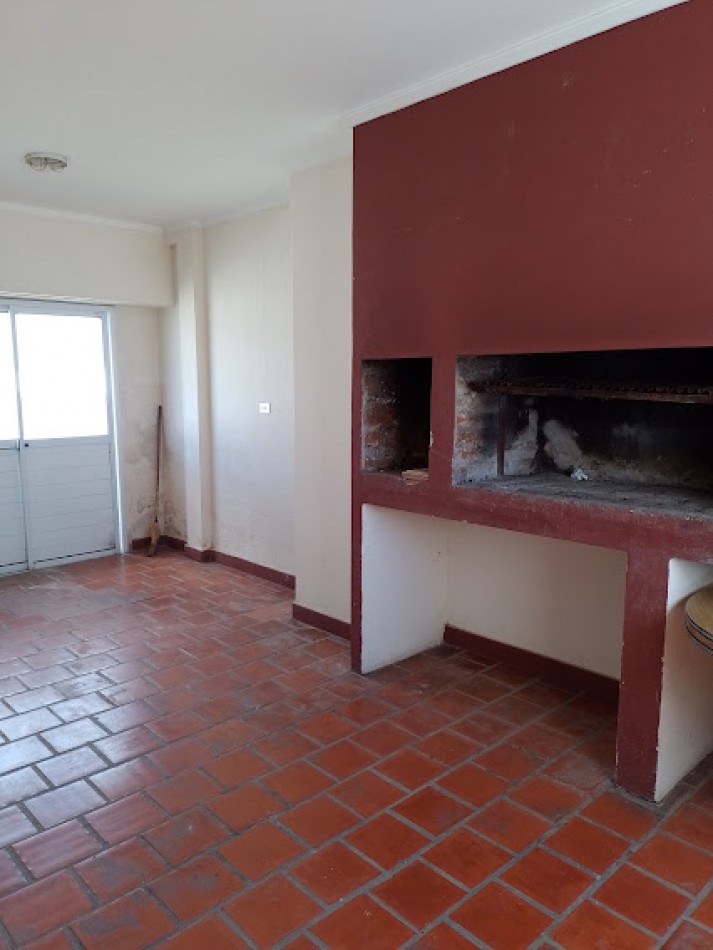 ¡BAJO VALOR! **DEPARTAMENTO 3 AMBIENTES EN ZONA PUERTO** 