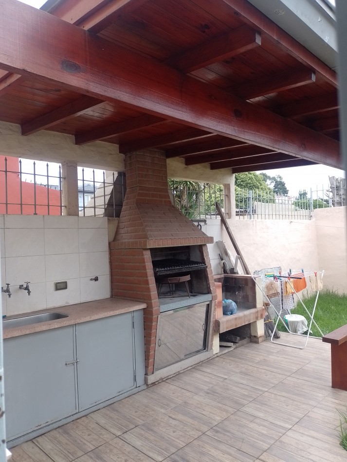 **DUPLEX SEMINUEVO EN COLINAS DE PERALTA RAMOS**