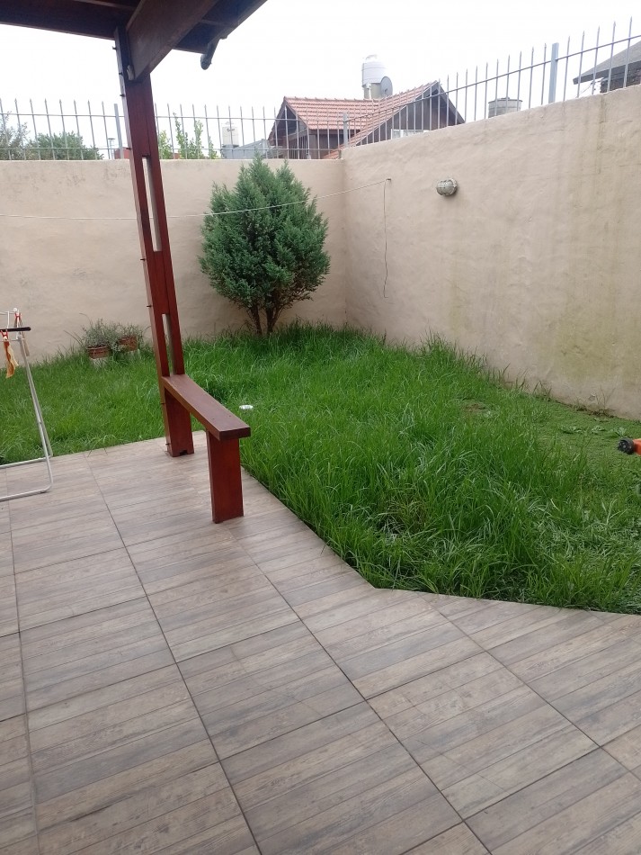 **DUPLEX SEMINUEVO EN COLINAS DE PERALTA RAMOS**