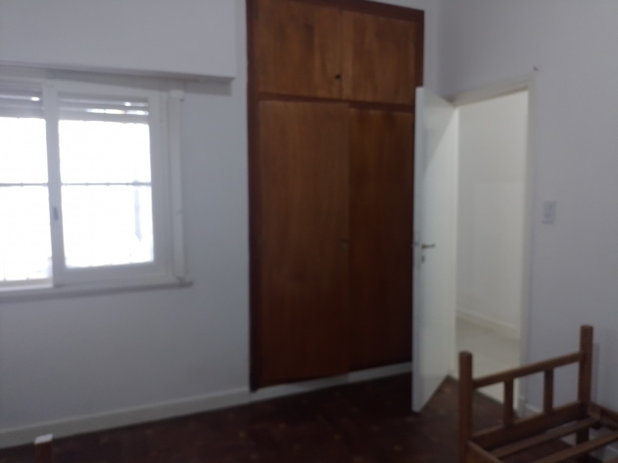 **CHALET EN VENTA EN PRIMERA JUNTA -A DOS CUADRAS DEL HOSPITAL PRIVADO DE COMUNIDAD (HPC)-**