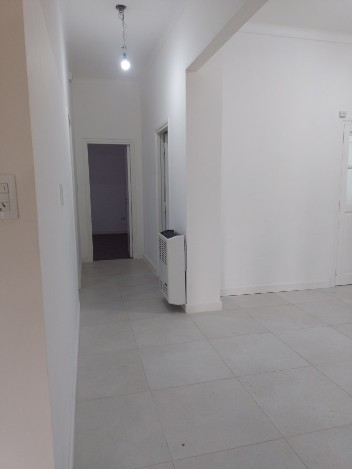 **CHALET EN VENTA EN PRIMERA JUNTA -A DOS CUADRAS DEL HOSPITAL PRIVADO DE COMUNIDAD (HPC)-**