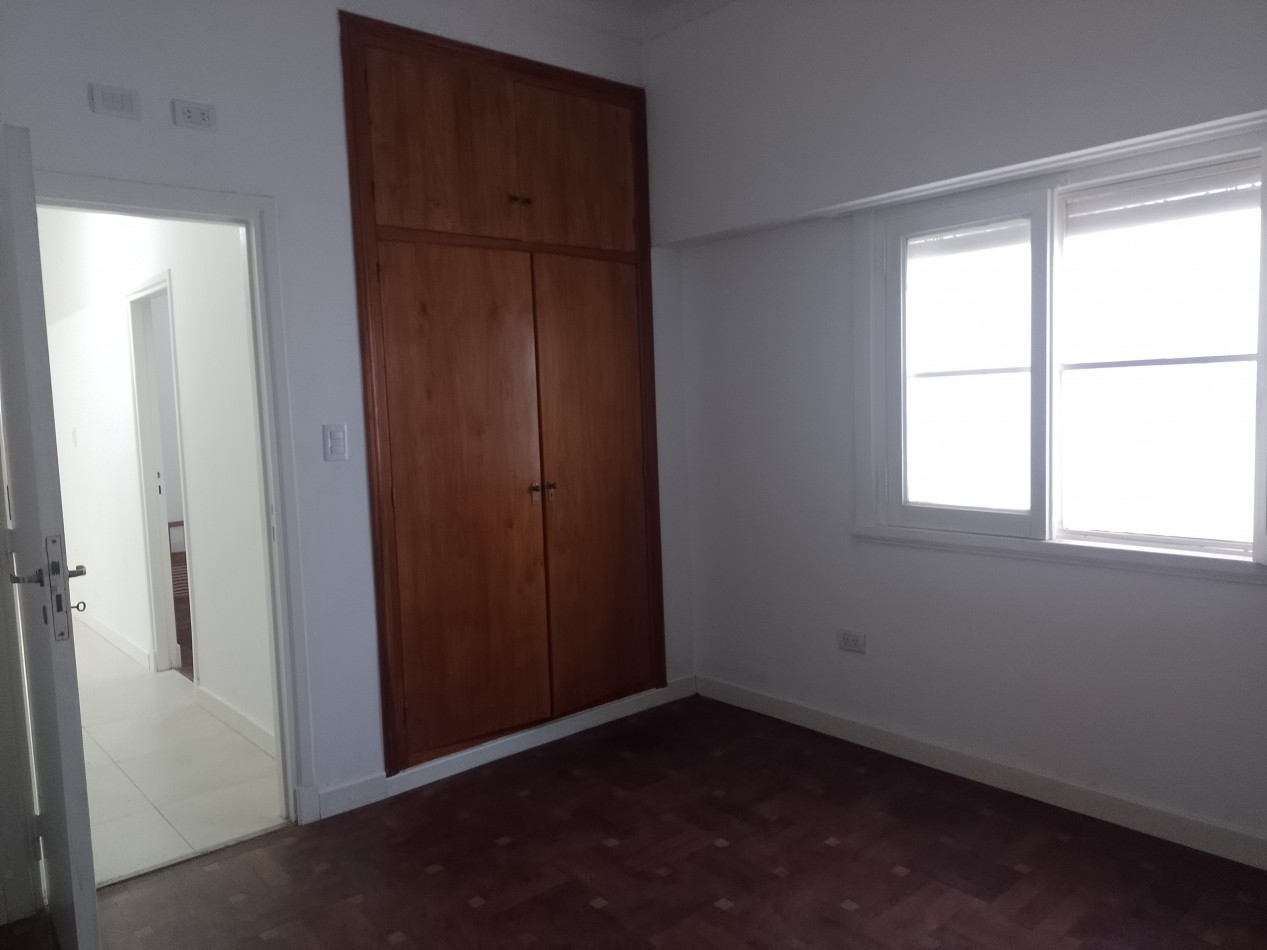 **CHALET EN VENTA EN PRIMERA JUNTA -A DOS CUADRAS DEL HOSPITAL PRIVADO DE COMUNIDAD (HPC)-**