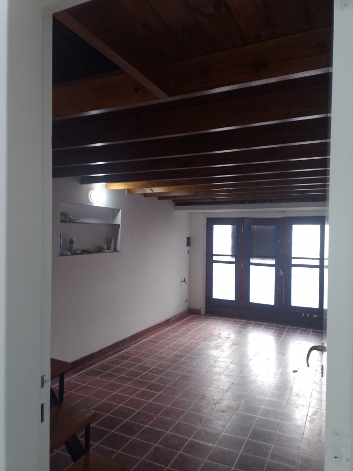 **CHALET EN VENTA EN PRIMERA JUNTA -A DOS CUADRAS DEL HOSPITAL PRIVADO DE COMUNIDAD (HPC)-**