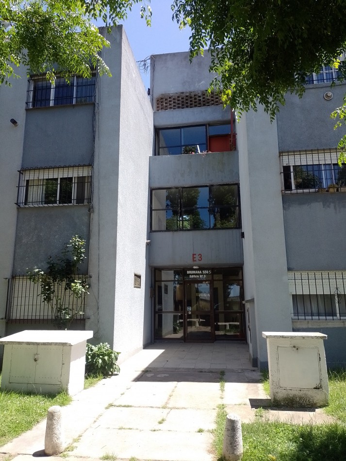 **DEPARTAMENTO 4 AMBIENTES ¡APTO CREDITO! EN BARRIO SANTA RITA**