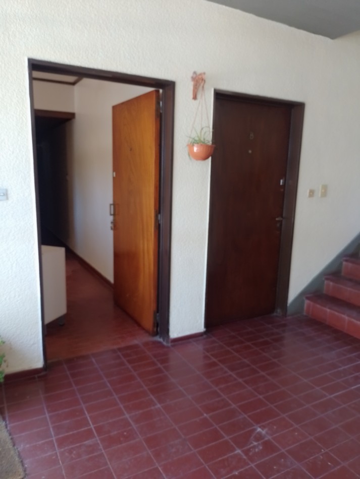 **DEPARTAMENTO 4 AMBIENTES ¡APTO CREDITO! EN BARRIO SANTA RITA**