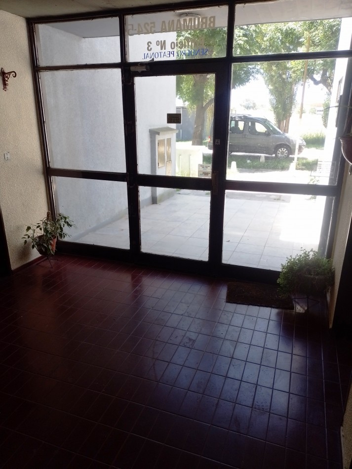 **DEPARTAMENTO 4 AMBIENTES ¡APTO CREDITO! EN BARRIO SANTA RITA**