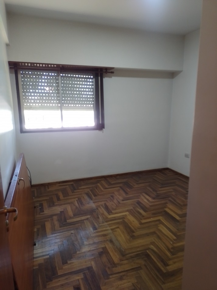 **DEPARTAMENTO 4 AMBIENTES ¡APTO CREDITO! EN BARRIO SANTA RITA**