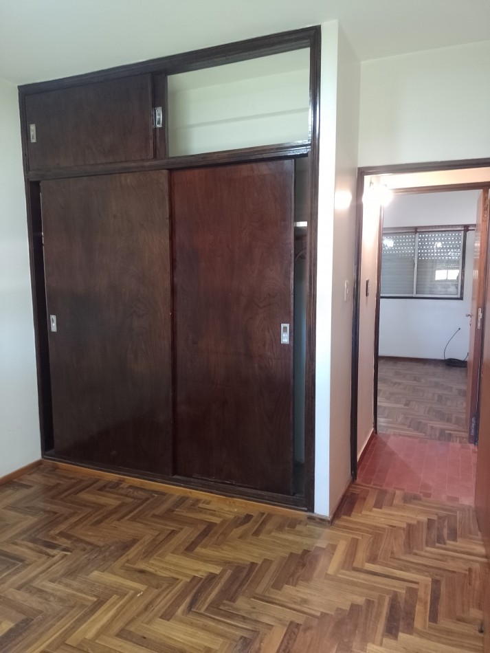 **DEPARTAMENTO 4 AMBIENTES ¡APTO CREDITO! EN BARRIO SANTA RITA**