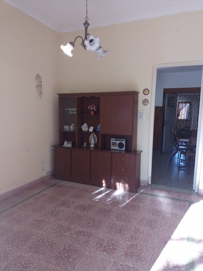 **CASA + DEPARTAMENTO ¡APTO CREDITO! EN BARRIO CORORONEL DORREDO**