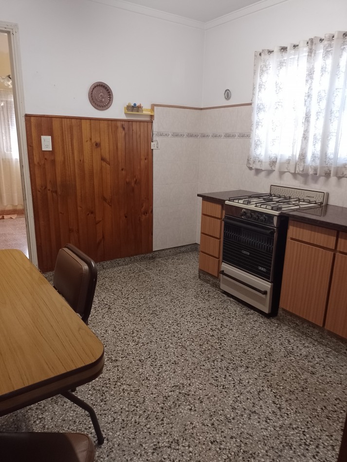 **CASA + DEPARTAMENTO ¡APTO CREDITO! EN BARRIO CORORONEL DORREDO**