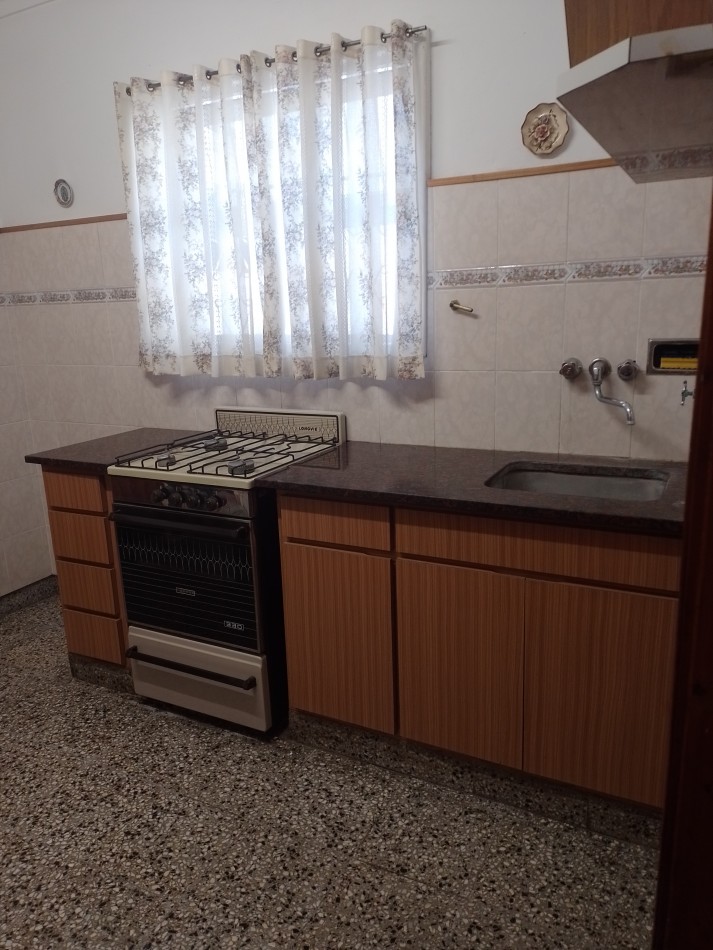 **CASA + DEPARTAMENTO ¡APTO CREDITO! EN BARRIO CORORONEL DORREDO**