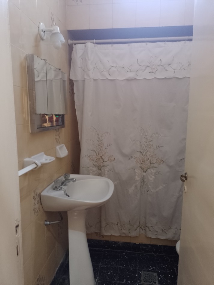 **CASA + DEPARTAMENTO ¡APTO CREDITO! EN BARRIO CORORONEL DORREDO**