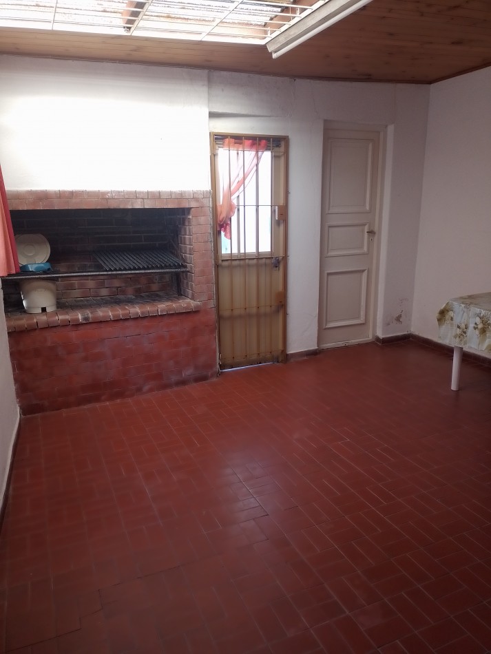 **CASA + DEPARTAMENTO ¡APTO CREDITO! EN BARRIO CORORONEL DORREDO**