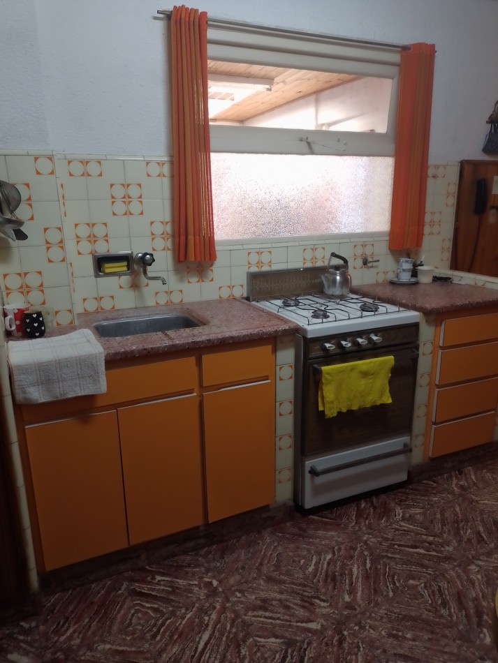 **CASA + DEPARTAMENTO ¡APTO CREDITO! EN BARRIO CORORONEL DORREDO**