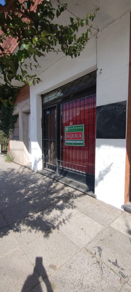 **LOCAL COMERCIAL EN ALQUILER EN BARRIO CERRITO**