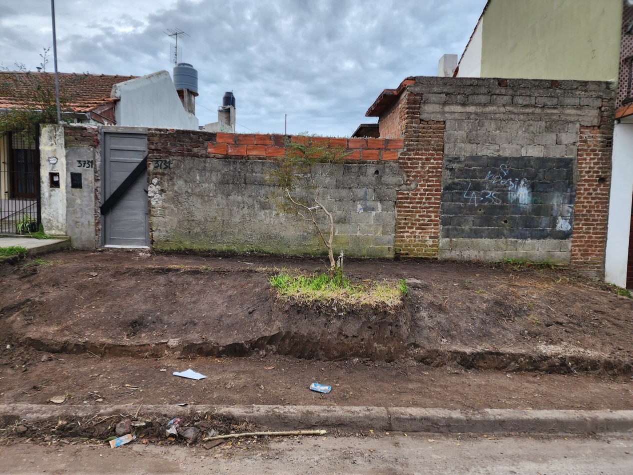 **TERRENO EN VENTA CON CONSTRUCCION ADHERIDA EN BARRIO TERMAS HUINCO**