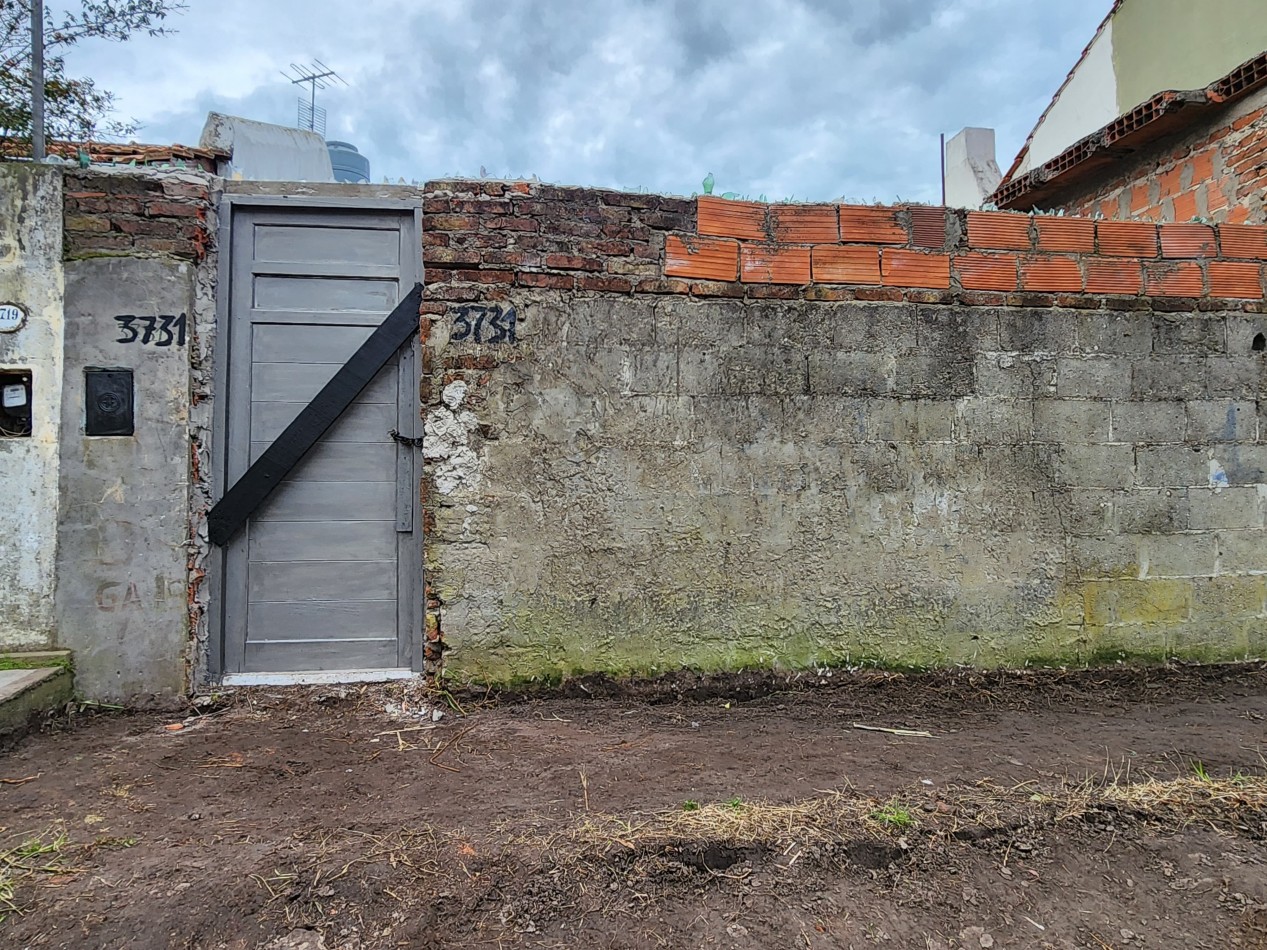 **TERRENO EN VENTA CON CONSTRUCCION ADHERIDA EN BARRIO TERMAS HUINCO**
