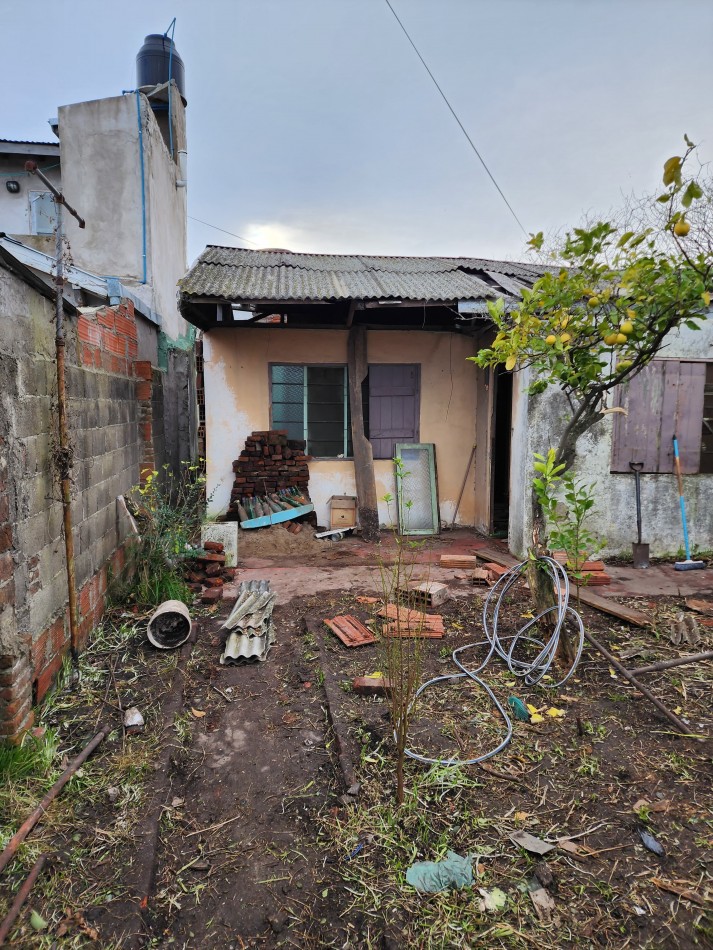 **TERRENO EN VENTA CON CONSTRUCCION ADHERIDA EN BARRIO TERMAS HUINCO**