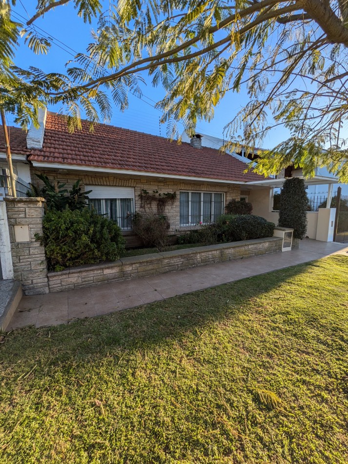 **CHALET EN COLINAS DE PERALTA RAMOS, EXCELENTE UBICACION**