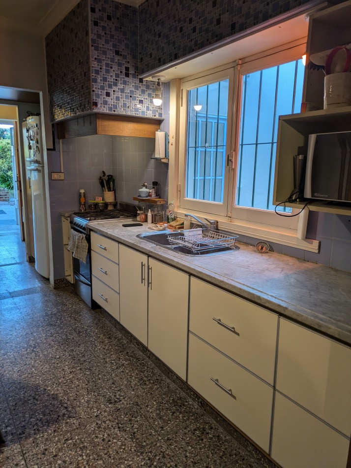 **CHALET EN COLINAS DE PERALTA RAMOS, EXCELENTE UBICACION**