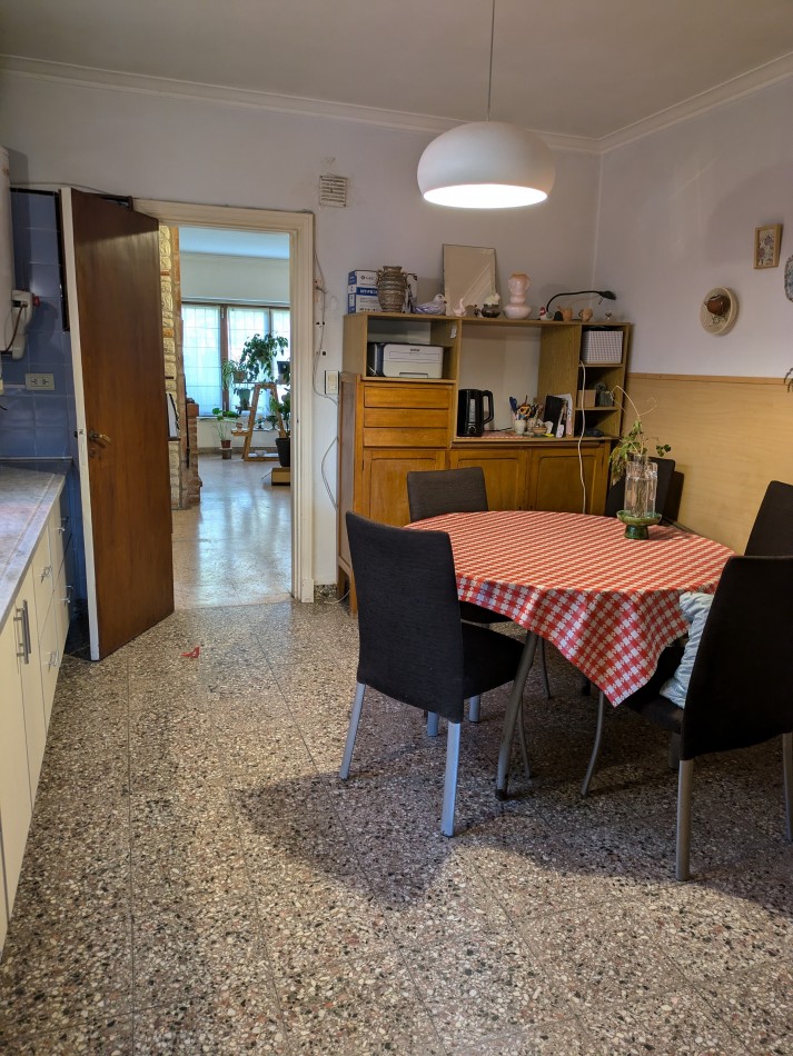 **CHALET EN COLINAS DE PERALTA RAMOS, EXCELENTE UBICACION**