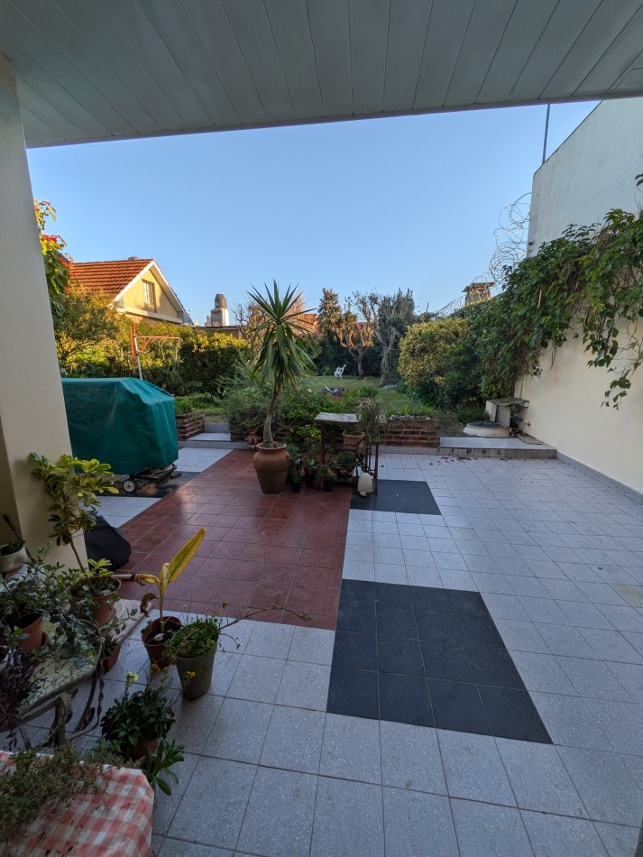 **CHALET EN COLINAS DE PERALTA RAMOS, EXCELENTE UBICACION**