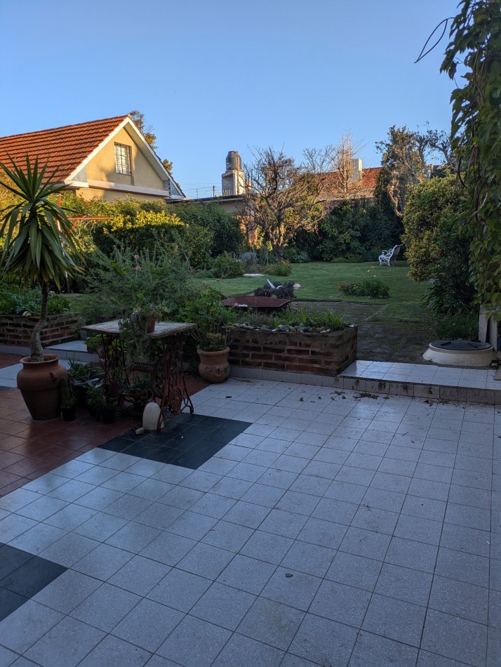 **CHALET EN COLINAS DE PERALTA RAMOS, EXCELENTE UBICACION**