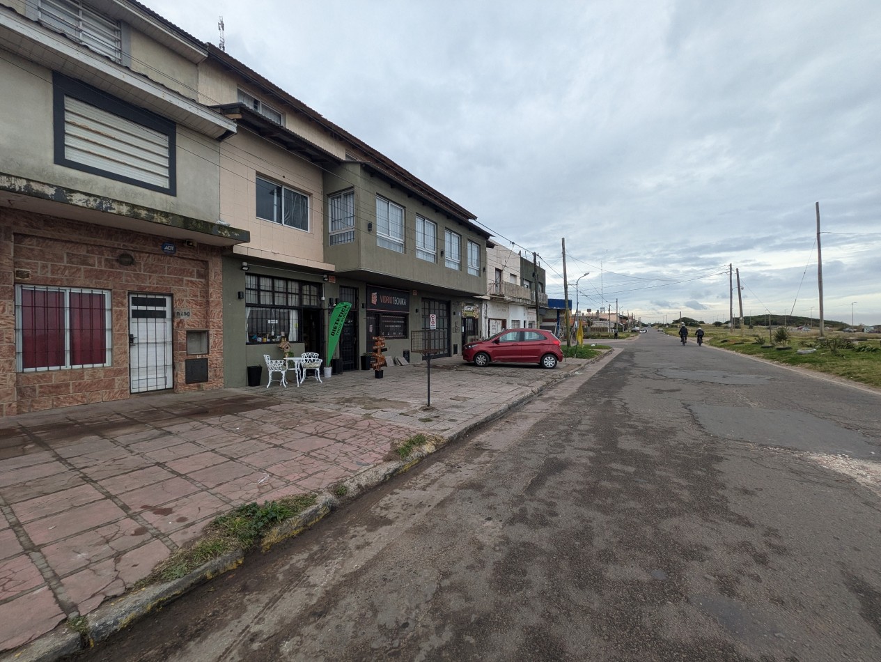 **¡IDEAL INVERSION! COMPLEJO DE 4 VIVIENDAS EN BLOCK EN BARRIO PLAYA SERENA, SOBRE COLECTORA FRENTE AL MAR**