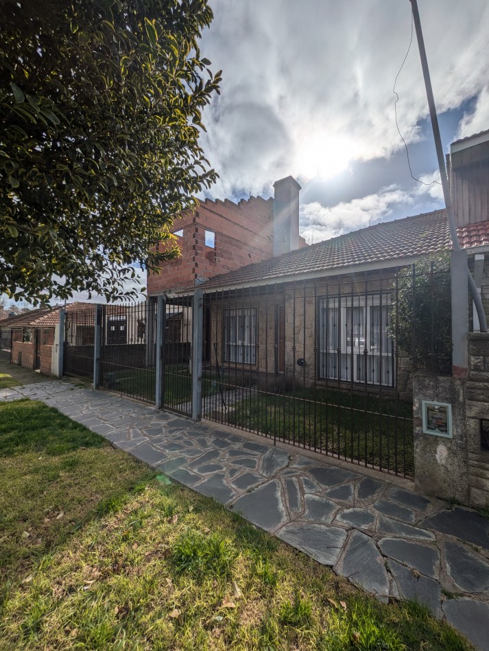 **CHALET CON GRAN PARQUE EN PUNTA MOGOTES**