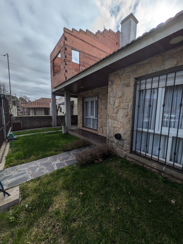 **CHALET CON GRAN PARQUE EN PUNTA MOGOTES**