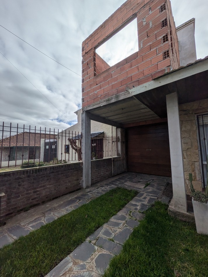 **CHALET CON GRAN PARQUE EN PUNTA MOGOTES**