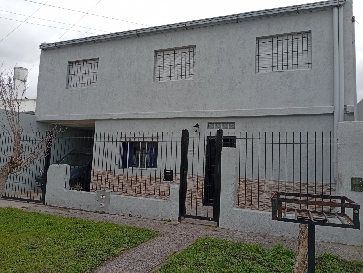 **CASA EN BARRIO TERMAS HUINCO**