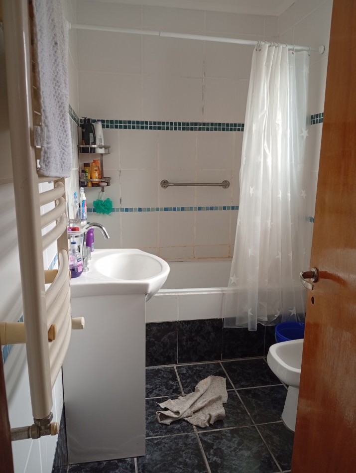 **CASA EN BARRIO TERMAS HUINCO**
