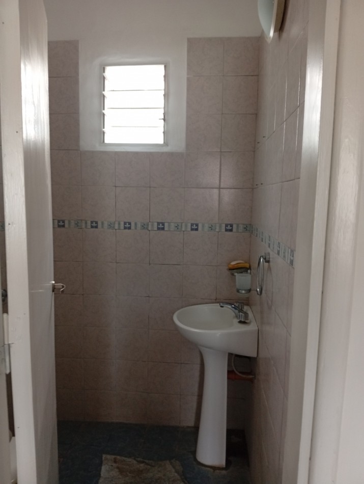 **CASA EN BARRIO TERMAS HUINCO**