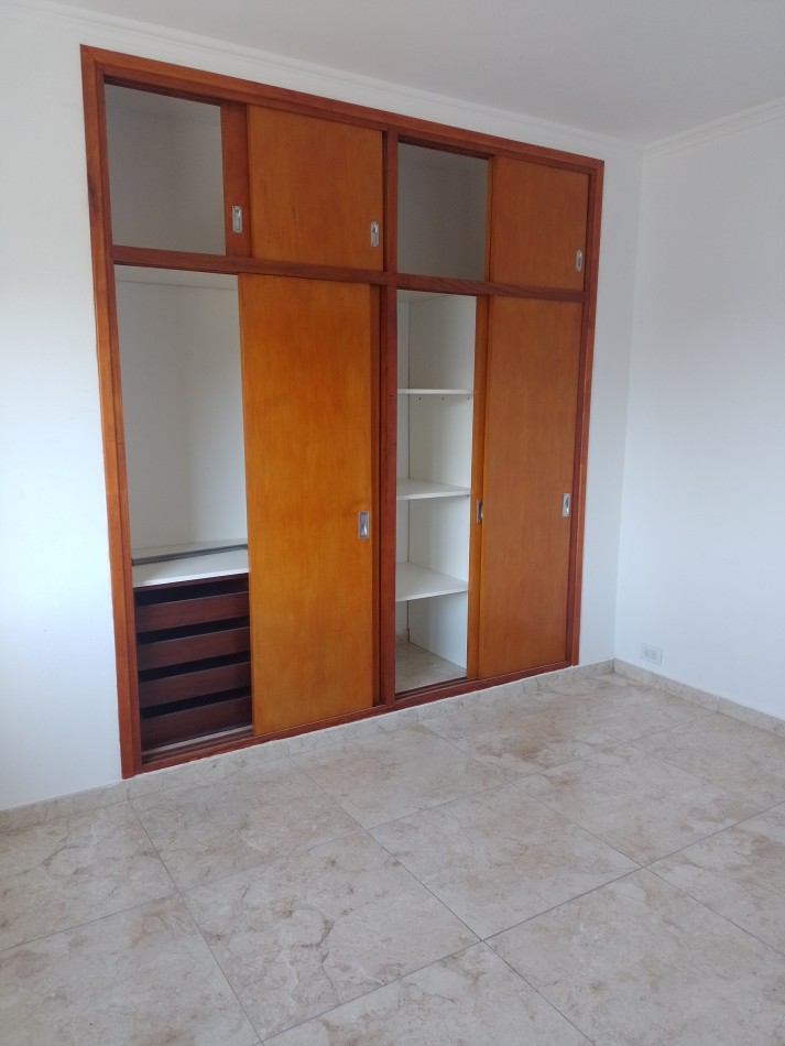 **ALQUILER 24 MESES / DEPARTAMENTO 3 AMBIENTES SEMINUEVO EN BARRIO LOURDES**