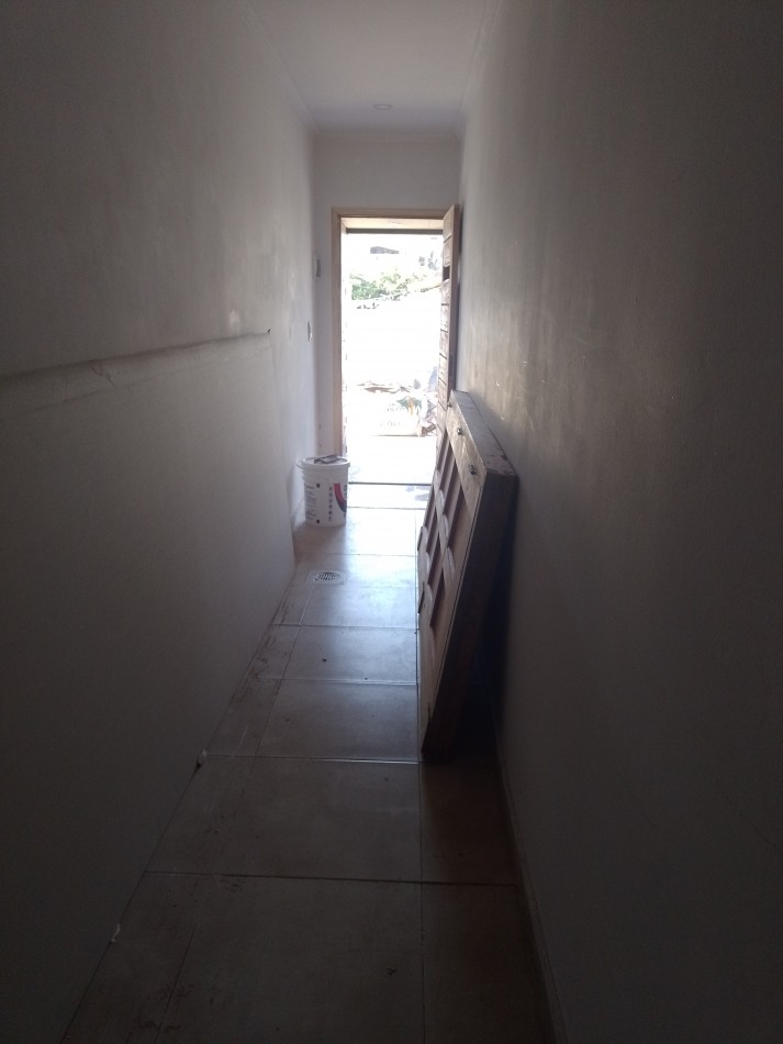 **ALQUILER 24 MESES / DEPARTAMENTO 3 AMBIENTES SEMINUEVO EN BARRIO LOURDES**