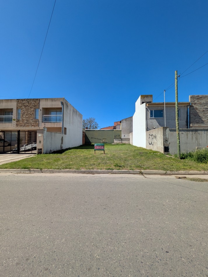 **TERRENO EN VENTA EN COLINAS DE PERALTA RAMOS, A METROS DE AV. FORTUNATO DE LA PLAZA**