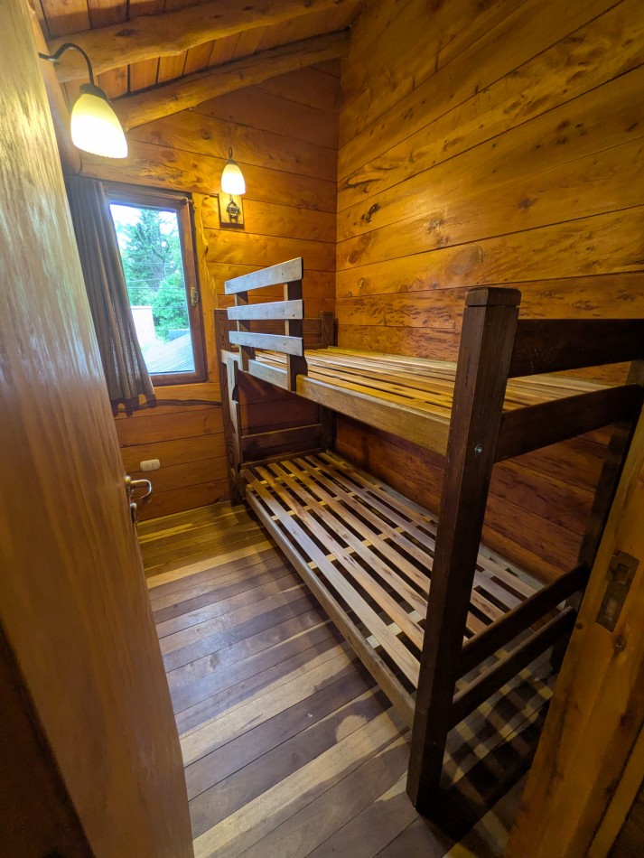 **HERMOSA CABAÑA EN ALQUILER EN BOSQUE PERALTA RAMOS**