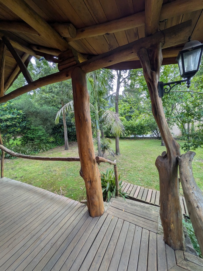 **HERMOSA CABAÑA EN ALQUILER EN BOSQUE PERALTA RAMOS**