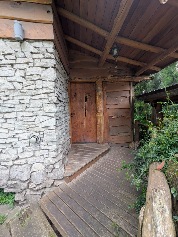 **HERMOSA CABAÑA 4 AMBIENTES EN VENTA EN BOSQUE PERALTA RAMOS**