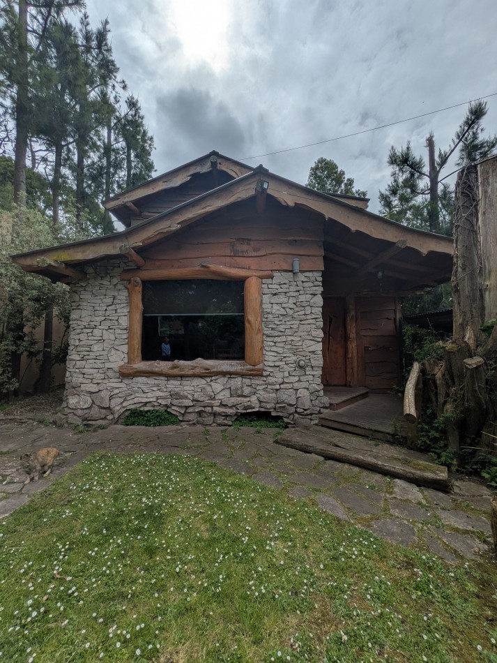 **HERMOSA CABAÑA 4 AMBIENTES EN VENTA EN BOSQUE PERALTA RAMOS**
