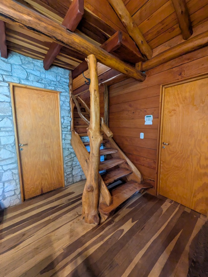 **HERMOSA CABAÑA 4 AMBIENTES EN VENTA EN BOSQUE PERALTA RAMOS**