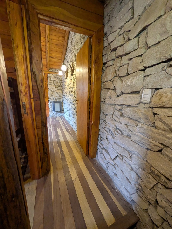 **HERMOSA CABAÑA 4 AMBIENTES EN VENTA EN BOSQUE PERALTA RAMOS**